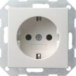 Gira-Schuko-Steckdose-System 55-reinweiß-seidenmatt-045327